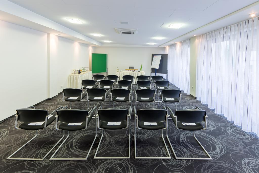 Best Western Hotel Wuerzburg-Sued Екстер'єр фото