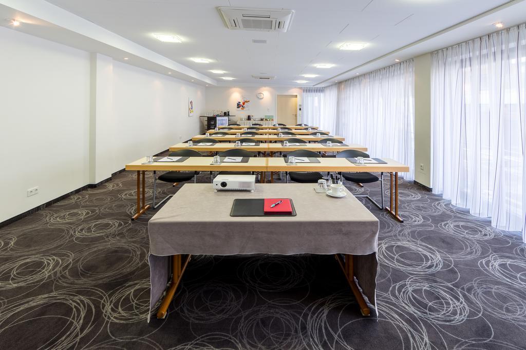 Best Western Hotel Wuerzburg-Sued Екстер'єр фото